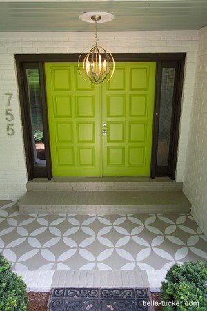 Bella Tucker: Front Door