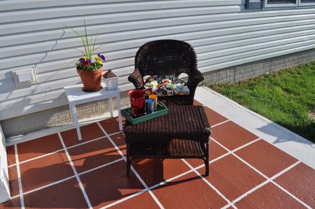 Keep Calm and Decorate: Painted Patio Tiles